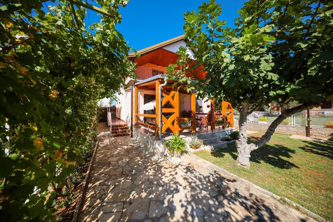 Apartment Ruza Sukošan Dış mekan fotoğraf